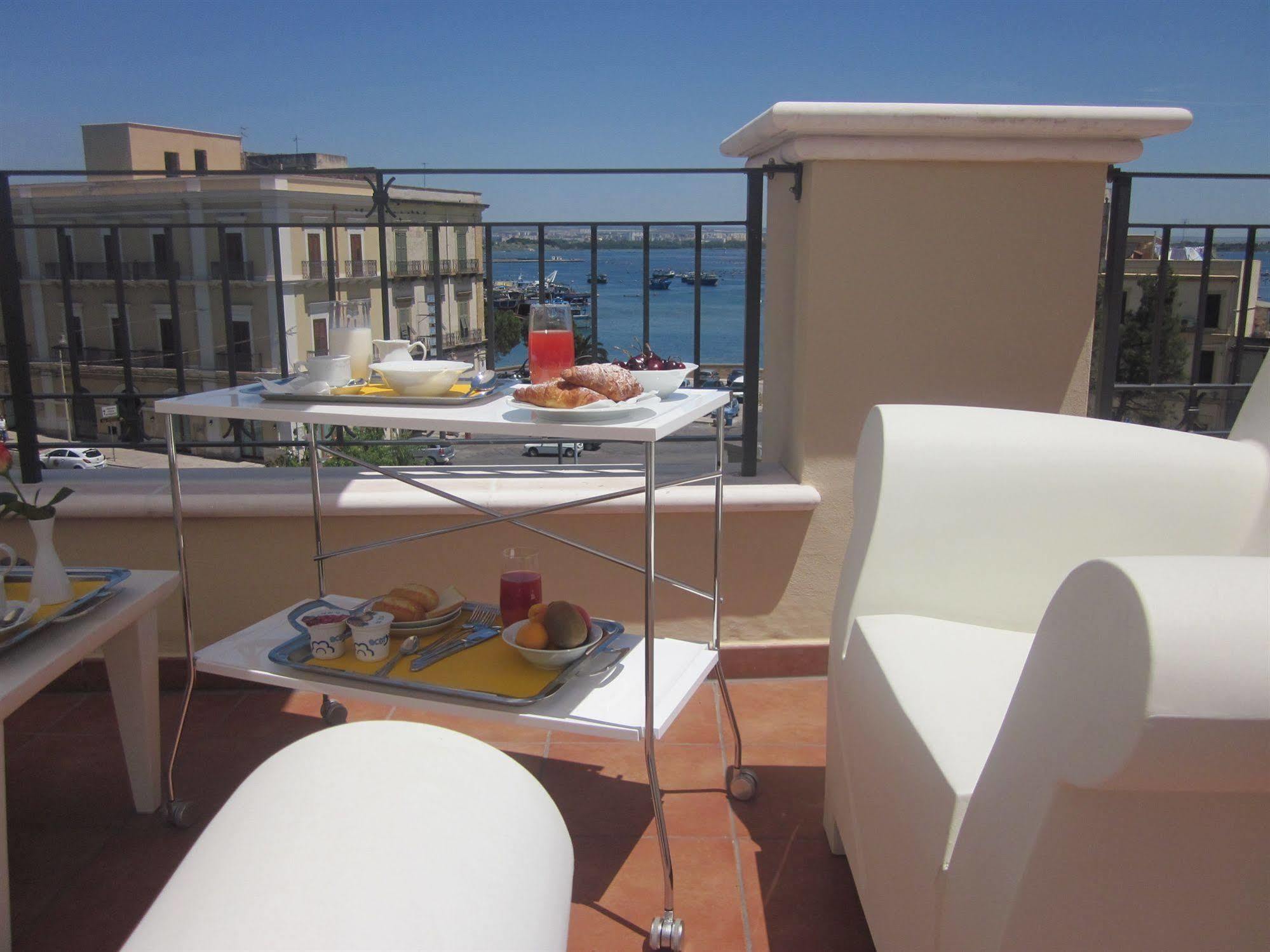 Albergo Del Sole Taranto Exterior photo